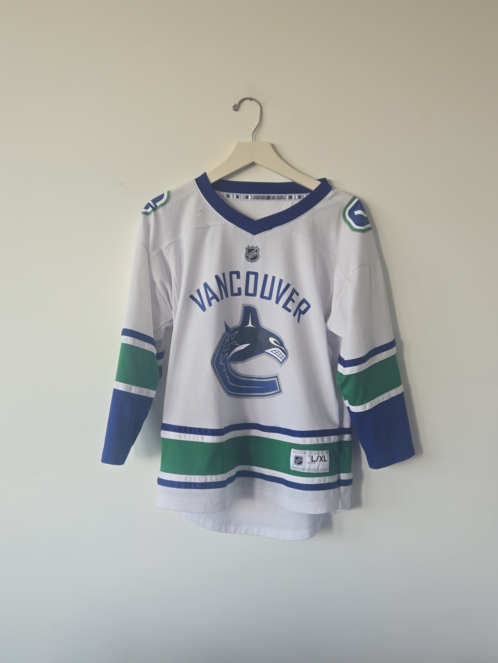 Vancouver Canucks Youth White, Blue & Green Hockey Jersey